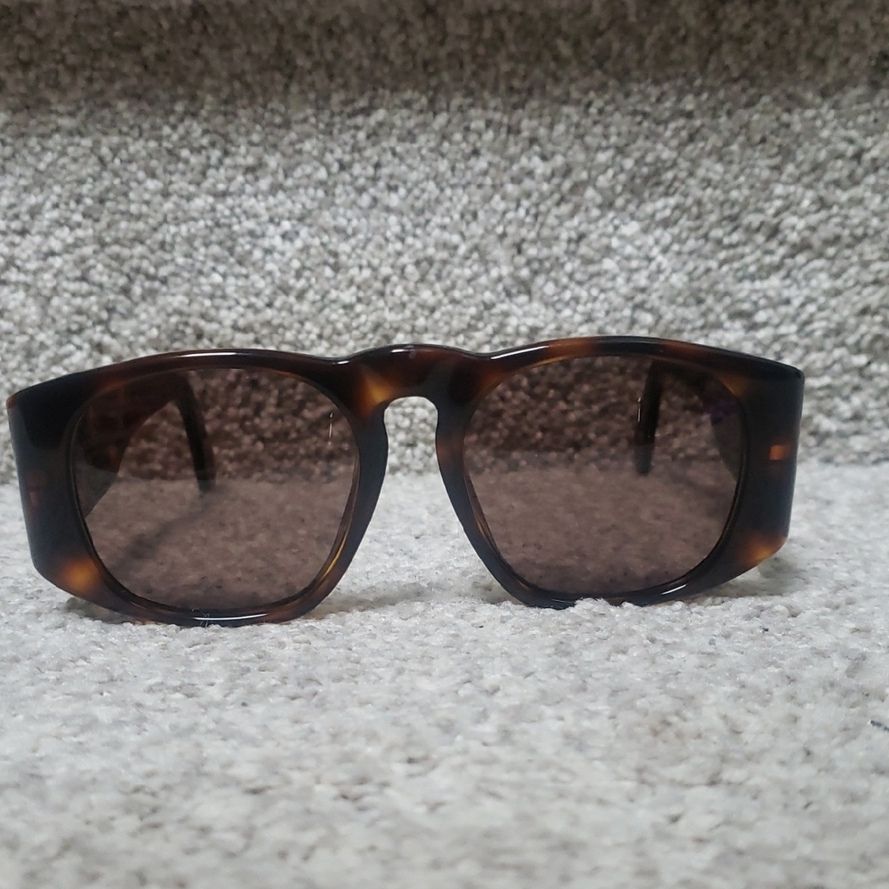 Chanel Tortoiseshell Sunglasses AUTHENTIC - Picture 1 of 12